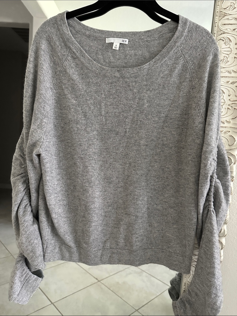 ROI Cashmere Gray Ruched Sleeve Sweater